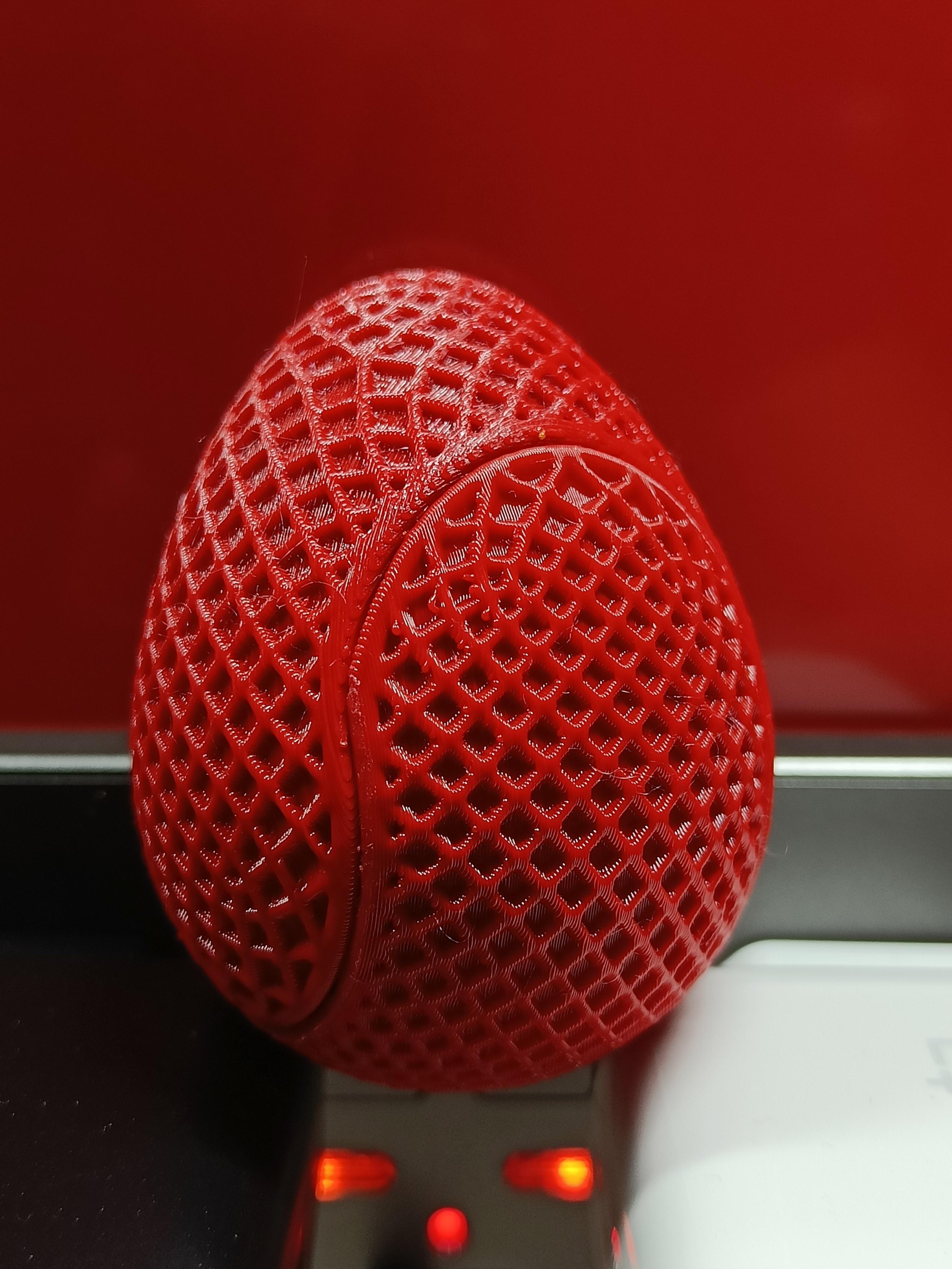 Textured Snap Egg (Square) - Printed in Devil Design PETG on a voron 0.1 - 3d model