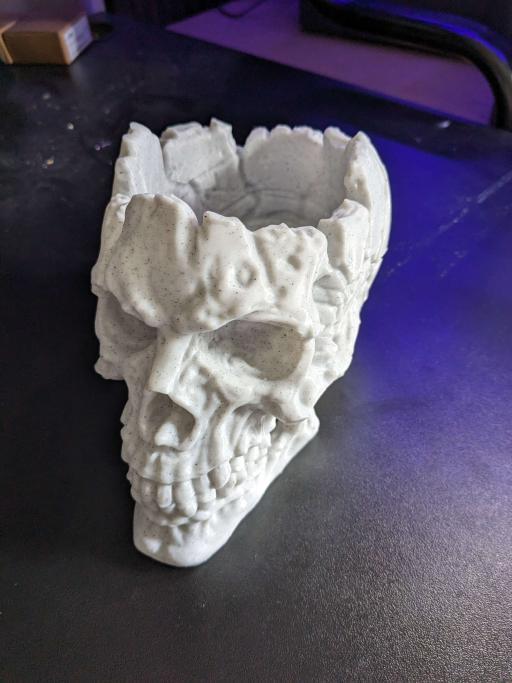 Hollow Skull - Pencil Holder - Decor - Printed on a P1P in Marble PLA. 5% Gyroid, slim tree supports, 0.4 Nozzle, 0.16mm layer height.

Thanks for the model. - 3d model