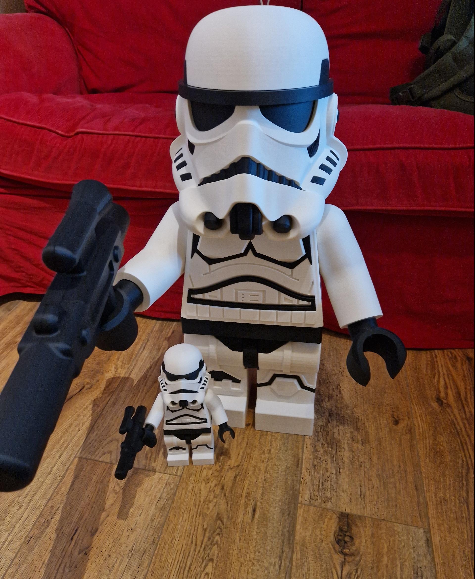 Stormtrooper (6:1 LEGO-inspired brick figure, NO MMU/AMS, NO supports, NO glue) - 100% and 292.4% 
This was the maximum size to print the torso on my Bambulab X1C in one piece. The head is printed in multiple colors. Only the weapon had to be printed in smaller pieces. I am a big fan of the figures. Can you please make a Captain Rex or Ahsoka Tano? Thx - 3d model