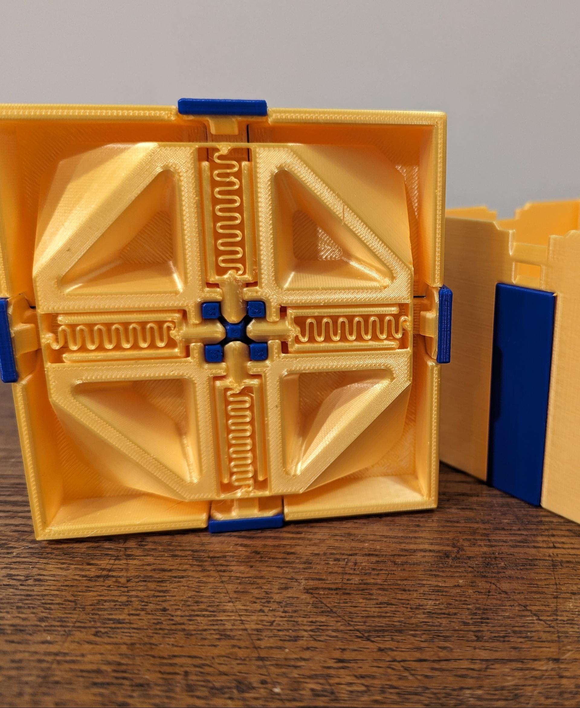 GIFT BOX #8 - Sliceworx Gold Silk and Royal Blue - 3d model