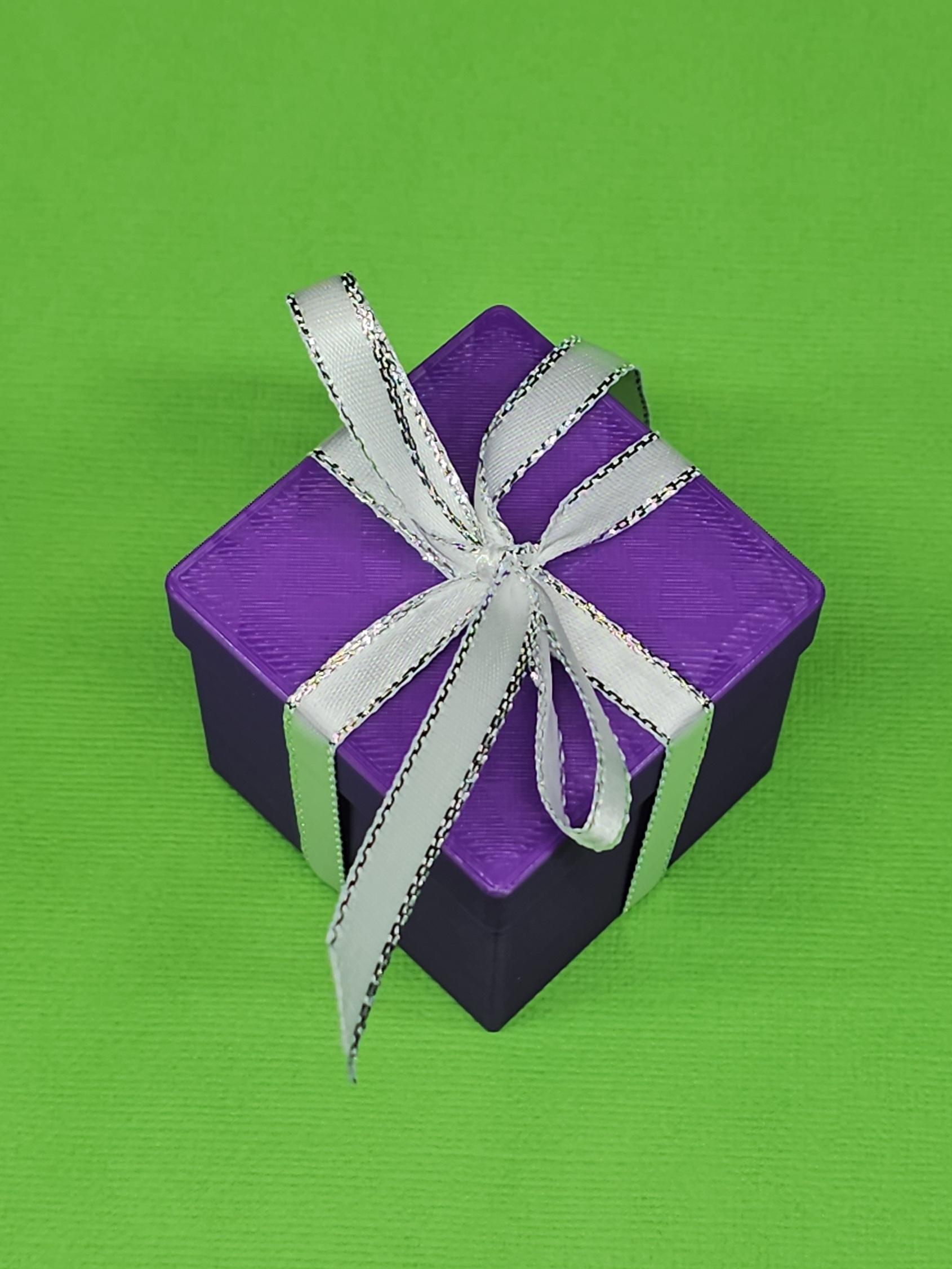 Ribbon Gift Box A Lite with ribbon loop and slot | Insert for AA batteries | Christmas gift box 3d model